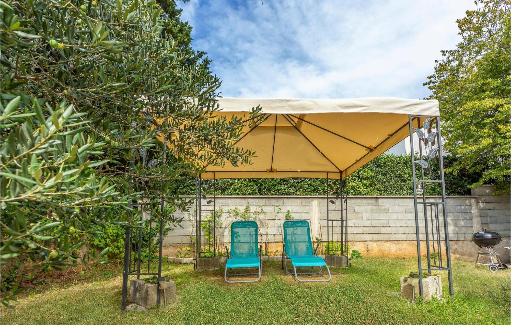 2 Bedroom Beautiful Apartment In Omisalj Luaran gambar